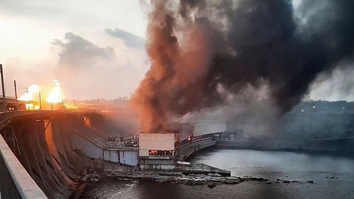 Vattenkraftverket i Dnipro attackerades 22 mars. Foto: Ukrainas Premiärminister Telegram/TT