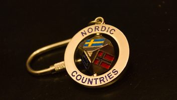 Två grannländer, två vägval för spelpolitiken. Sverige öppnade licensmarknaden 2019, Norge har behållit monopolet