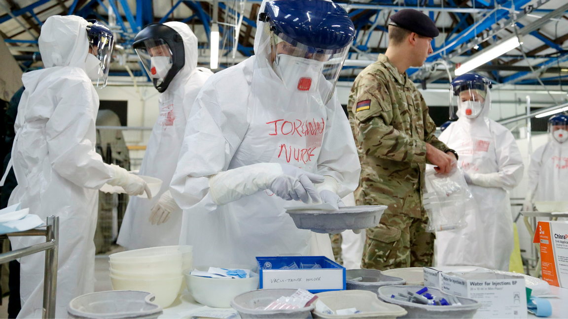 Hälsoarbetare saknar ebola-skyddsutrustning. Foto: DFID (CC BY 2.0)  