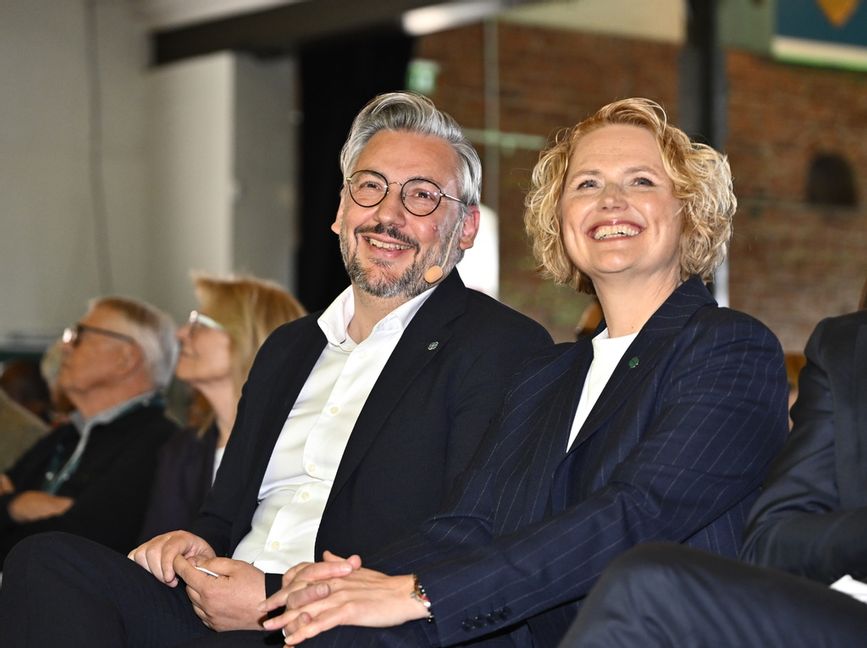 Muharrem Demirok och Anna-Karin Hatt under Centerpartiets extrastämma. Anders Wiklund/TT