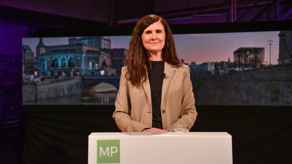 Miljöpartiets språkrör Märta Stenevi vid SVT Agendas partiledardebatt. Foto: Henrik Montgomery, TT.