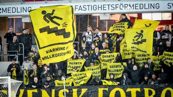 AIK:s supportrar, fans på läktaren protesterar mot den så kallade villkorstrappan. Arkivbild. Foto: Patric Söderström/TT.