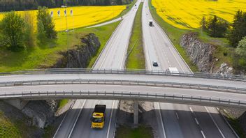 Hastighetsgränsen på vissa vägsträckor kan komma att höjas. Foto: 	Fredrik Sandberg/TT