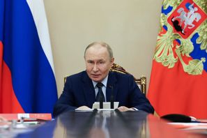 Rysslands president Vladimir Putin under ett möte på måndagen med landets säkerhetsråd. Foto: Alexander Kazakov/Sputnik/Kremlin Pool Photo via AP/TT