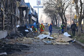 Förstörelsen var stor efter efter en rysk attack mot Odessa. Foto: Michael Shtekel/AP/TT