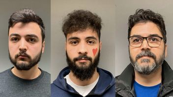 Från vänster: Mohamad Alhamdo, Adnan Alhamdo samt Ismail Alhamdo döms till fängelse för grov misshandel med hedersmotiv. Foto: Polisen