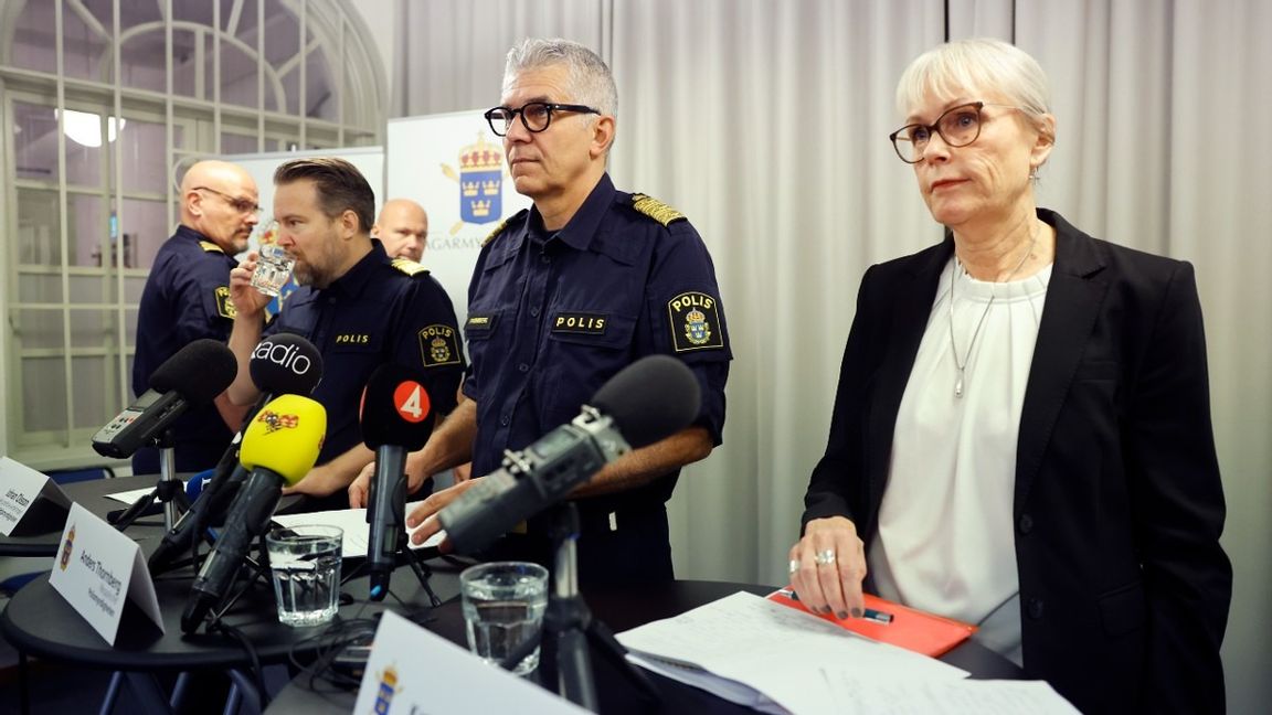 Noa-chefen Johan Olsson, Rikspolischef Anders Thornberg och Katarina Johansson Welin till vikarierande riksåklagare och chef för Åklagarmyndigheten under en pressträf. Foto: Christine Olsson / TT