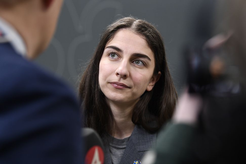 Flera L-förbund vill se Romina Pourmokhtari (L), klimat- och miljöminister som ny partiledare. Arkivbild. Foto: Lars Schröder/TT