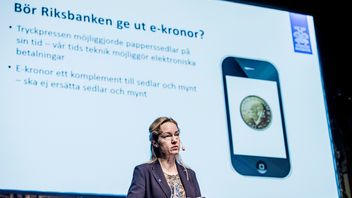 Vice riksbankschef Cecilia Skingsley föreläser om en möjlig framtida e-krona år 2016. E-kronaprojektet startade 2017, men ännu är inte en svensk digital valuta klar. Bahamas lanserade sin digitala valuta ”sand dollar” i oktober förra året och i Kina pågår för tillfället försök med en digital valuta. Foto: Lars Pehrson/SvD/TT.