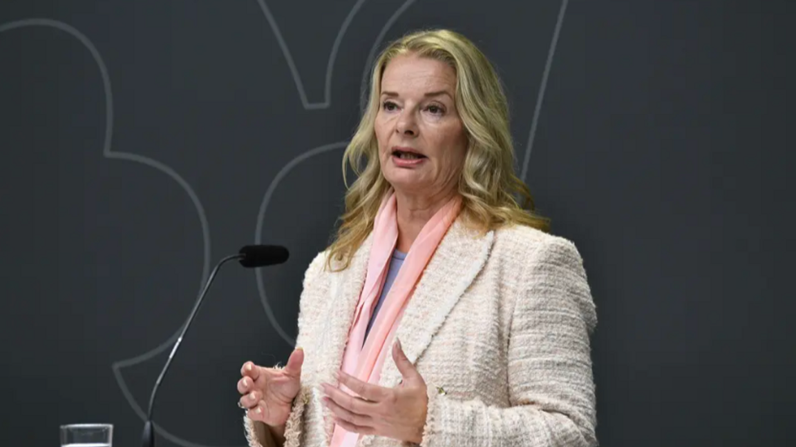 Skolminister Lotta Edholm (L) på en pressträff tidigare i juni. Foto: Lars Schröder/TT