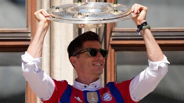 Stjärnforwarden Robert Lewandowski vill lämna Bayern München.  Foto: Matthias Schrader/AP/TT