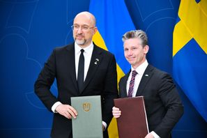 Ukrainas försvarsminister Denys Sjmyhal och Sveriges försvarsminister Pål Jonson (M) på pressträffen på torsdagen. Foto: Lars Schröder/TT