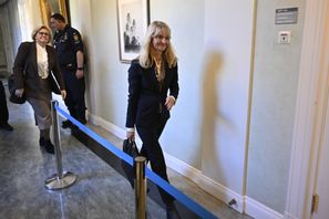 Säkerhetspolischef Charlotte von Essen och Rikspolischefen Petra Lundh ankommer till justitieutskottets sammanträde i riksdagen. Henrik Montgomery/TT