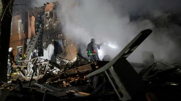 Charkiv, Ukraina. Denna bild är tagen efter en drönarattack i staden den 3 april. Arkivbild. Foto: Yevhen Titov/AP/TT