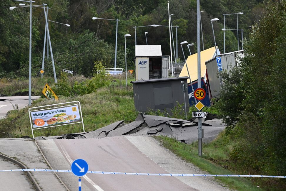 E6 vid Stenungsund stängdes av i båda riktningarna efter skredet i juli förra året. Arkivbild. Foto: Björn Larsson Rosvall/TT