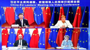 Ett coronasäkert möte mellan Kinas president Xi Jinping, Tysklands förbundskansler Angela Merkel, Europeiska rådets permanenta ordförande Charles Michel och EU-kommissionens ordförande Ursula von der Leyen i höstas. Nu rapporteras ledarna vara nära en uppgörelse om ett investeringsavtal. Foto: Pang Xinglei/AP/TT