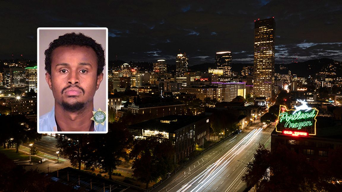 Mohamed Adan och stadssiluett över Portland. Foto: Multnomah County Sheriff’s Office/Jenny Kane/AP/TT