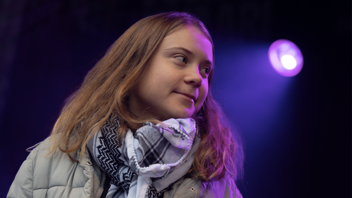 Greta Thunberg iförd palestinasjal. Foto: Peter Dejong