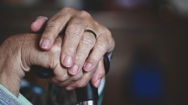 Språksvårigheter bland personalen är ett problem i tre av fyra kommuner. Foto: Alexa/Pixabay
