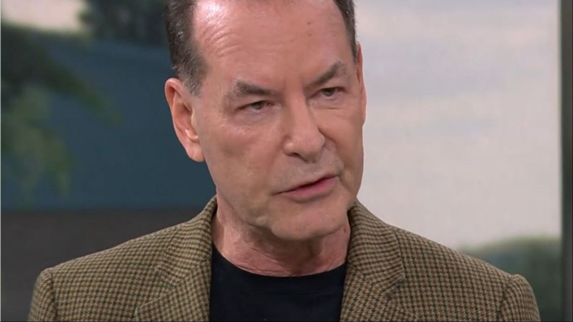 Stefan Krakowski, överläkare i psykiatri och författare till en bok om incelkulturen, varnar för att unga isolerade män radikaliseras online. Foto: TT/Skärmdump