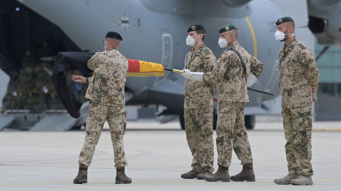 Cermoni på en flygbas utanför den tyska staden Wunstorf sedan de sista tyska trupperna återvänt från Afghanistan den 30 juni. Foto: Hauke-Christian Dittrich/AP/TT.