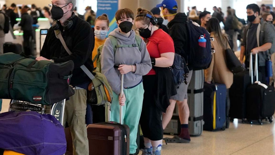 Långa köer på flygplatsen i Salt Lake City i USA. Foto: Rick Bowmer/AP/TT