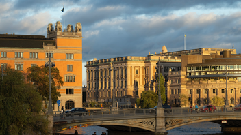 Regeringskansliet i Stockholm där experter nu analyserar hur Sverige bäst ska värna sina intressen efter presidentvalet i USA. Genrebild. Foto: Fredrik Sandberg/TT
