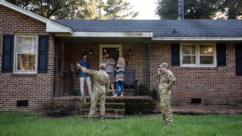 Marinen tvingades be allmänheten om hjälp för att hitta planet. Foto: Henry Taylor/TT 