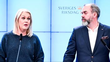 Lena Hallengren (S), Socialdemokraternas gruppledare i riksdagen och Fredrik Lundh Sammeli (S), vice ordförande i socialutskottet, är två av de socialdemokrater som kritiserat höjningen av gränsen för högkostnadsskyddet. Foto: Christine Olsson/TT