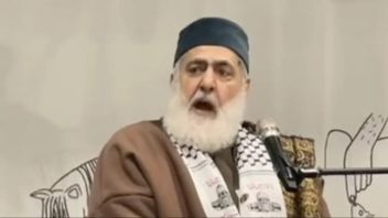 Hashem Ali Khan höll tal inne på Hammarkullens Folkets hus. Foto: Privat