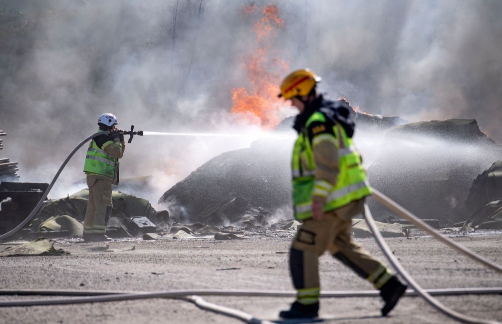 Flera kommuner har som regel inte heltidssysselsatta brandmän, utan de flesta jobbar med annat och rycker in i räddningstjänsten vid behov. FOTO: Johan Nilsson/TT.