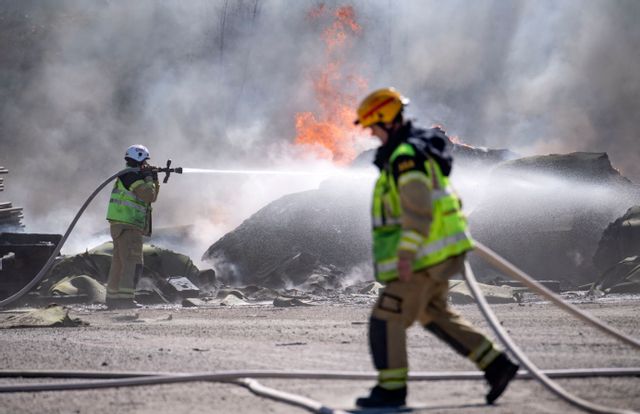 Flera kommuner har som regel inte heltidssysselsatta brandmän, utan de flesta jobbar med annat och rycker in i räddningstjänsten vid behov. FOTO: Johan Nilsson/TT.