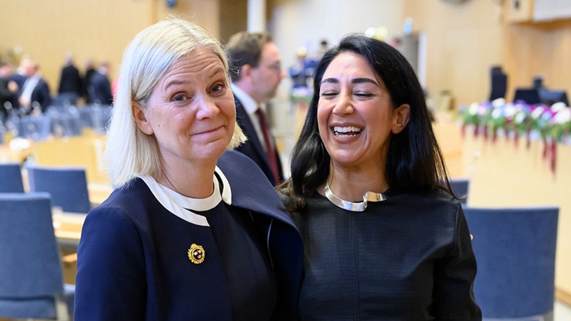 Socialdemokraternas partiledare Magdalena Andersson och Lawen Redar (S). Foto: Henrik Montgomery/TT