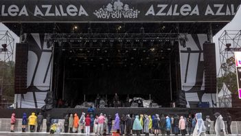 I stället för att bjuda in Kneecap borde det vara en tyst minut för de som mördades på Novafestivalen. Foto: Björn Larsson Rosvall/TT 