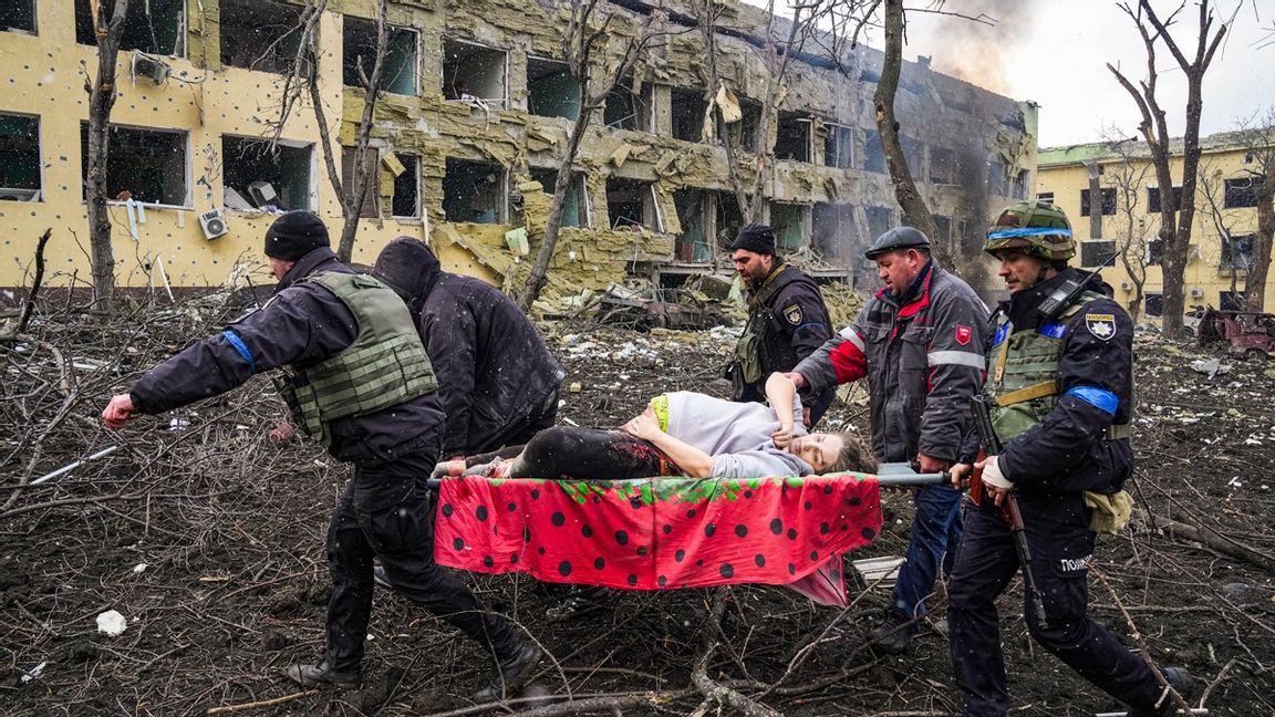 Bild från Mariupol. Foto: Evgeniy Maloletka/AP