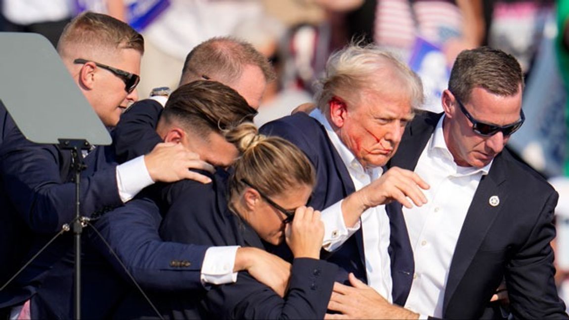 Veteranen från israeliska specialstyrkor, Aaron Cohen hävdar att ett ögonblicks beslut kan ha räddat före detta president Donald Trumps liv. Foto: Gene J. Puskar/AP/TT.