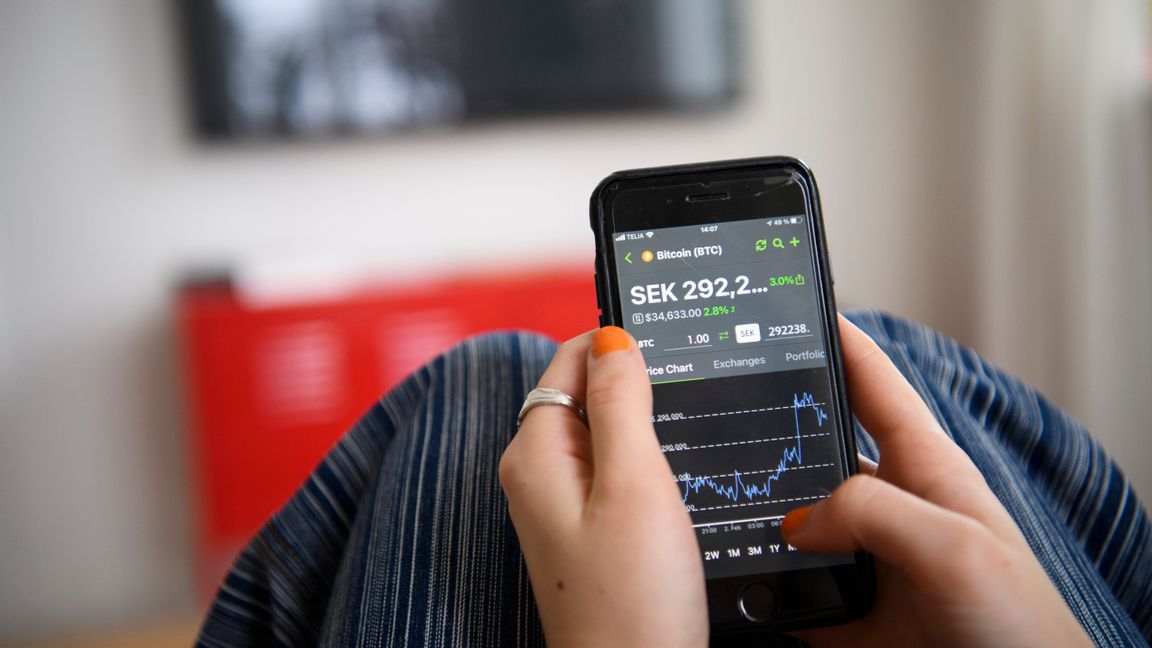 De småsparare som rusade till Gamestop var ganska unga människor. FOTO: Henrik Montgomery/TT.