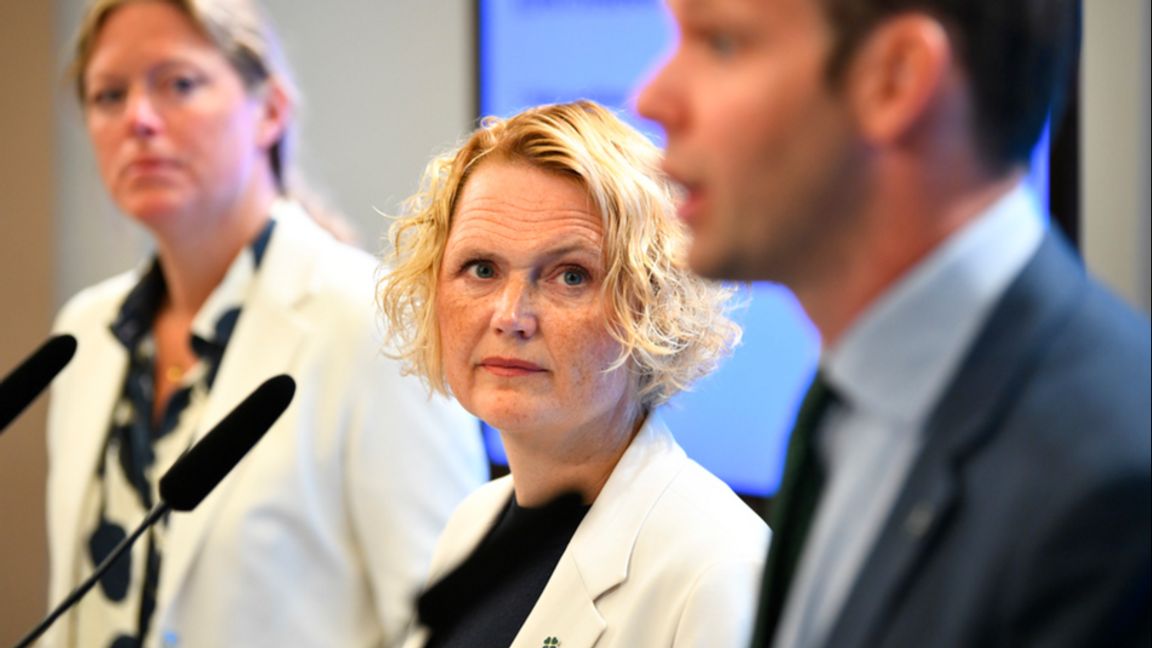 Centerpartiets miljöpolitisk talesperson, Stina Larsson, partiledaren Anna-Karin Hatt och klimat- och energipolitiske talespersonen Rickard Nordin. Lars Schröder/TT