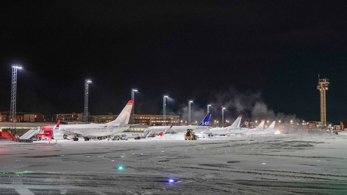 Flyg i yrande snö på Gardermoen tidigare i februari. Arkivbild. Foto: CORNELIUS POPPE/NTB/TT