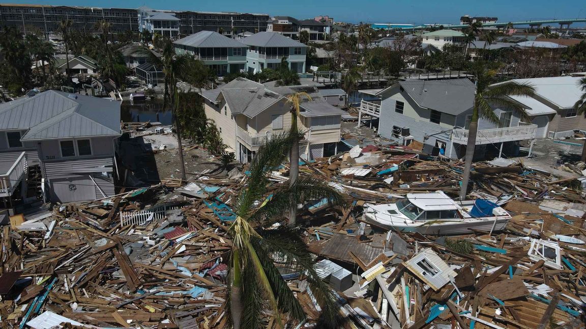 Bild på förödelserna efter orkanen Ian i Florida. Foto: Rebecca Blackwell/AP/TT 