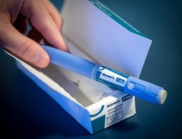 Ozempictillverkaren Novo Nordisk sänker prognosen och aktien dyker. Arkivbild. Foto: Johan Nilsson/TT