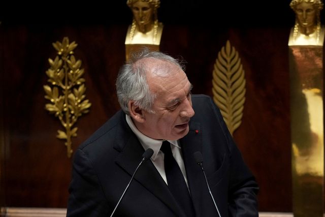 Frankrikes premiärminister François Bayrou i Frankrikes nationalförsamling. Thibault Camus/AP/TT