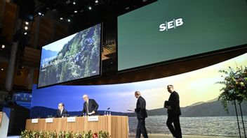  SEB, Marcus Wallenberg, ordförande. och Wilhelm Lüning innan årsstämma inleds på Konserthuset i Stockholm. Foto: Fredrik Sandberg / TT