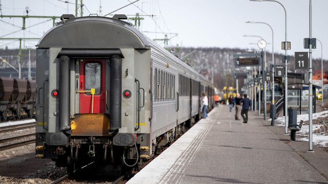 Trafikverket har ingen prognos för när trafiken kan återupptas. Foto: Christine Olsson/TT
