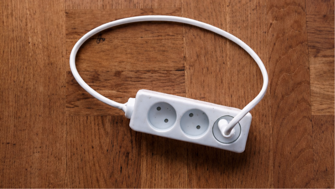 Ett gammalt skämt om hur MP vill lösa energibristen. Foto: AI 