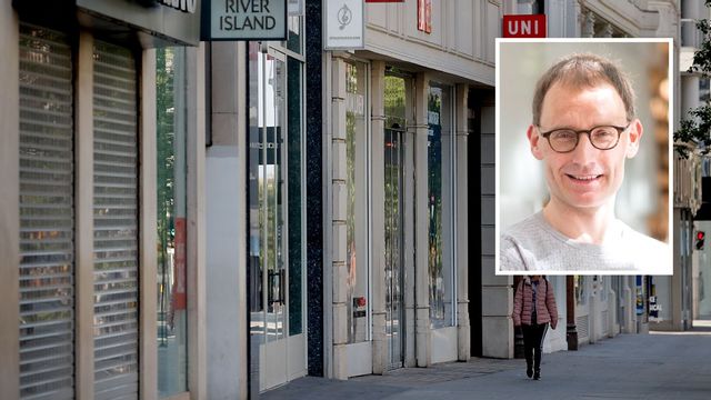 Neil Ferguson är skeptisk till den nya studien. Hans modelleringar influerade den brittiska nedstängningsstrategin som tvingade människor att hålla sig i hemmet i omgångar. Foto: Frank Augstein/AP