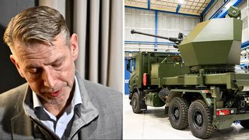 Peter Carlsson gjorde fiasko. Gör om Northvolt till en vapenfabrik, skriver John Gustavsson. Foto: Jonas Ekströmer/Henrik Montgomery/TT