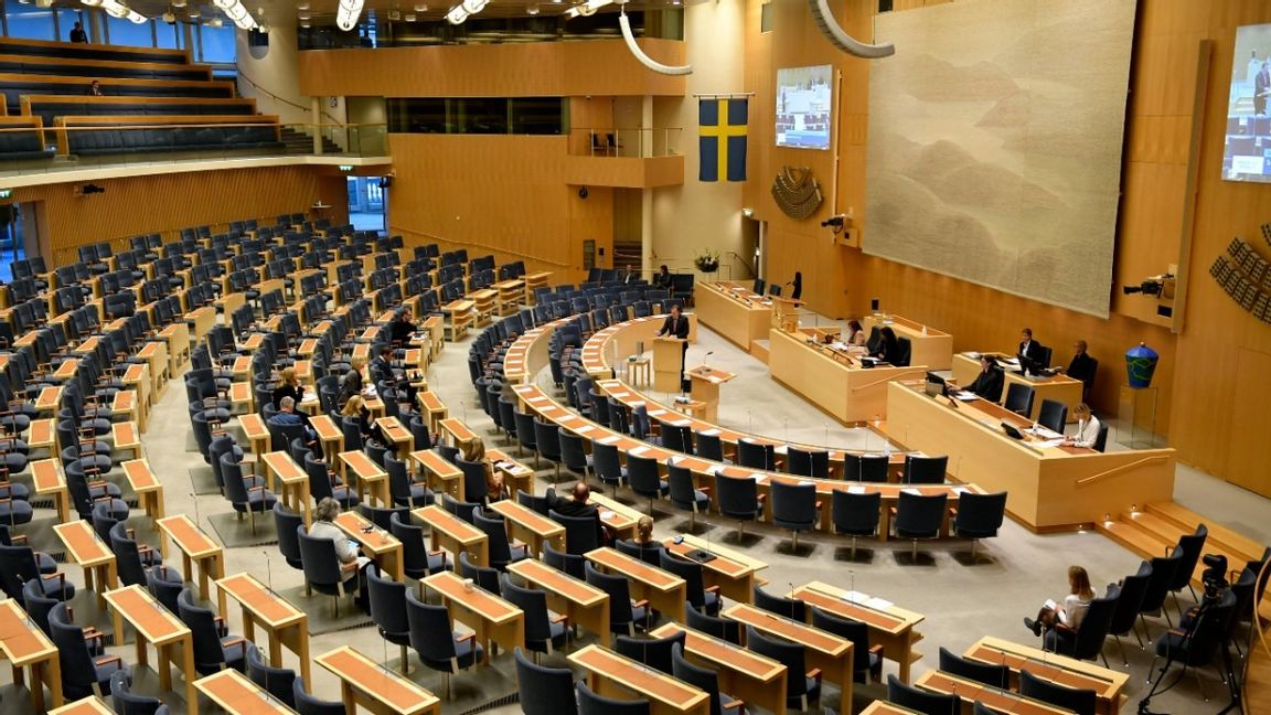 Under tisdagsförmiddagen samlades samtliga riksdagspartier i näringsutskottet för att diskutera Sveriges beroende av rysk gas och olja. Foto: Henrik Montgomery/TT 