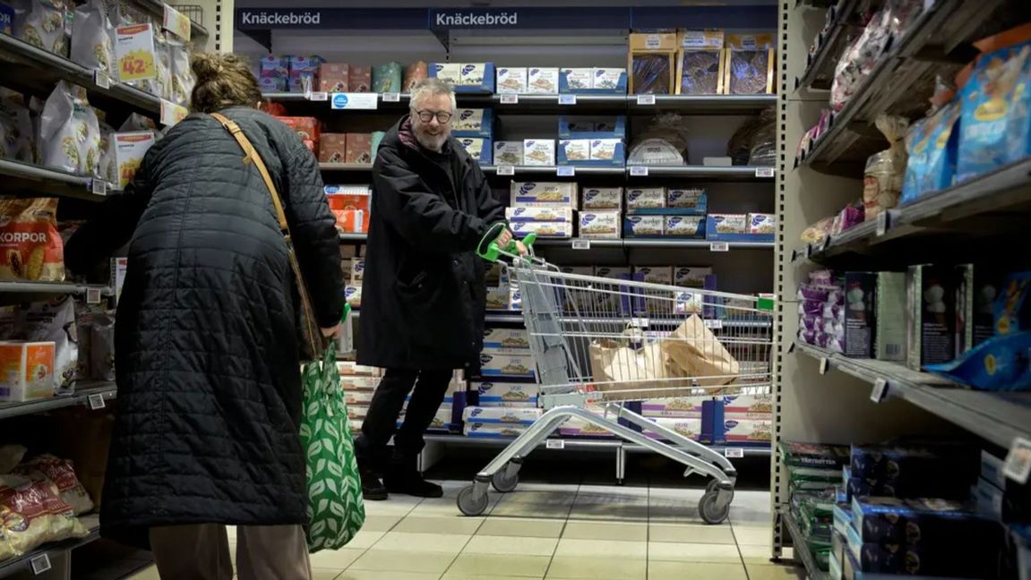 Pensionärer är en stor grupp, där några är fattiga, men många tillhör samhällets rikaste Foto: Janerik Henriksson/TT