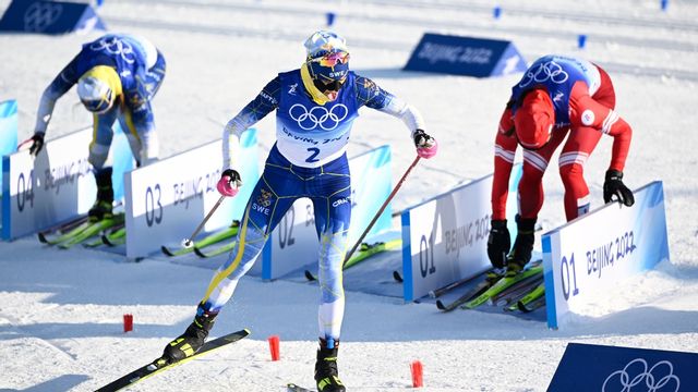 Svenskorna halkade efter redan vid skidbytet. Foto: Henrik Montgomery/TT